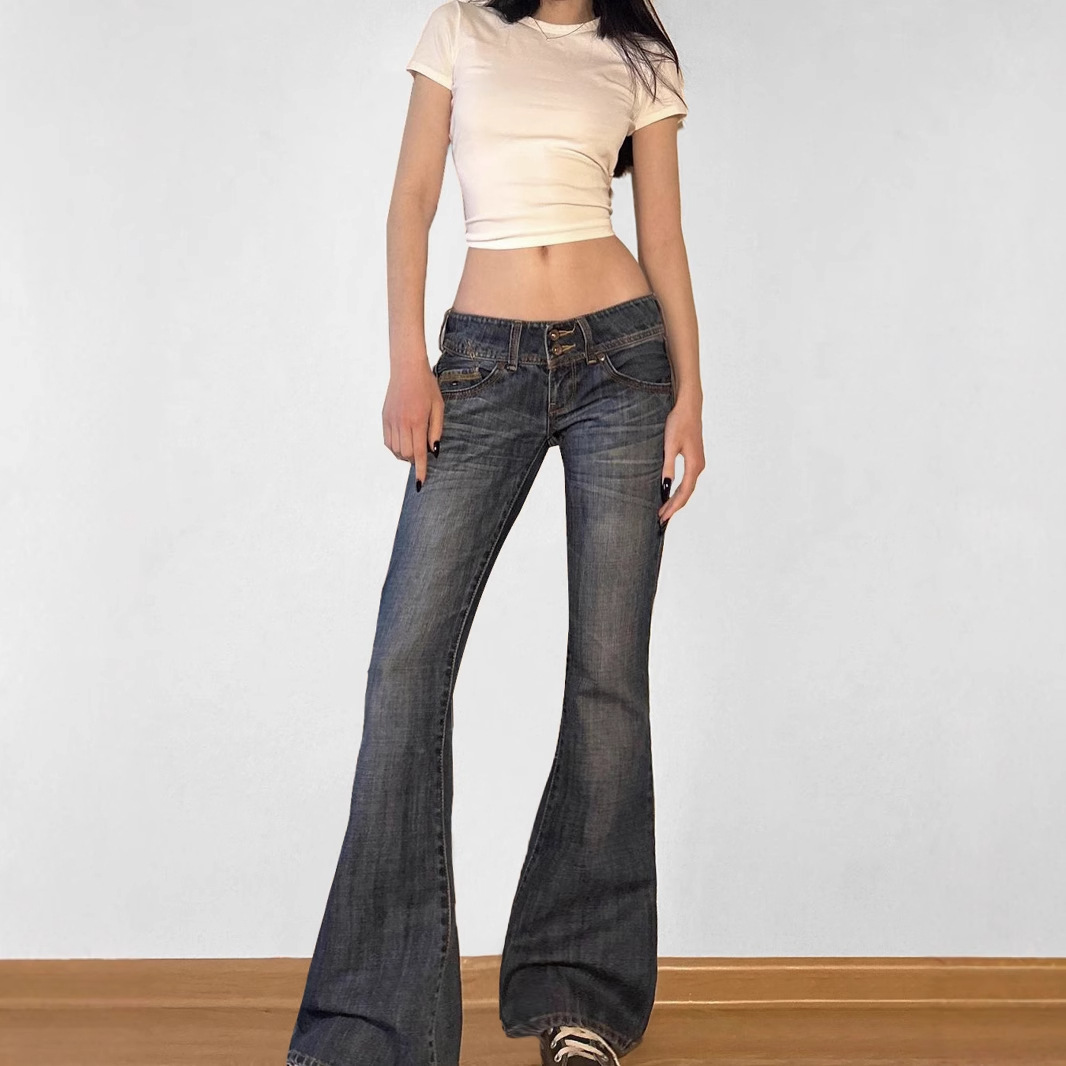 Mom Jean High Rise - ヴィンテージY2K風、フレアジーンズ、レトロなボタン付き、ローライズ、カジュアルなデニムパンツ、原宿スタイル、2000年代風、ベーシックなデザイン、お母さん風。