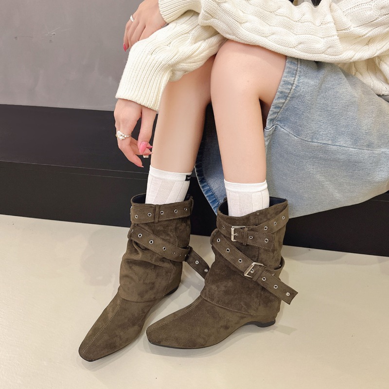 女性用フェイクスエードショートブーツ、メタルバックルベルト装 - Vintage Old Fashion のレビューと価格